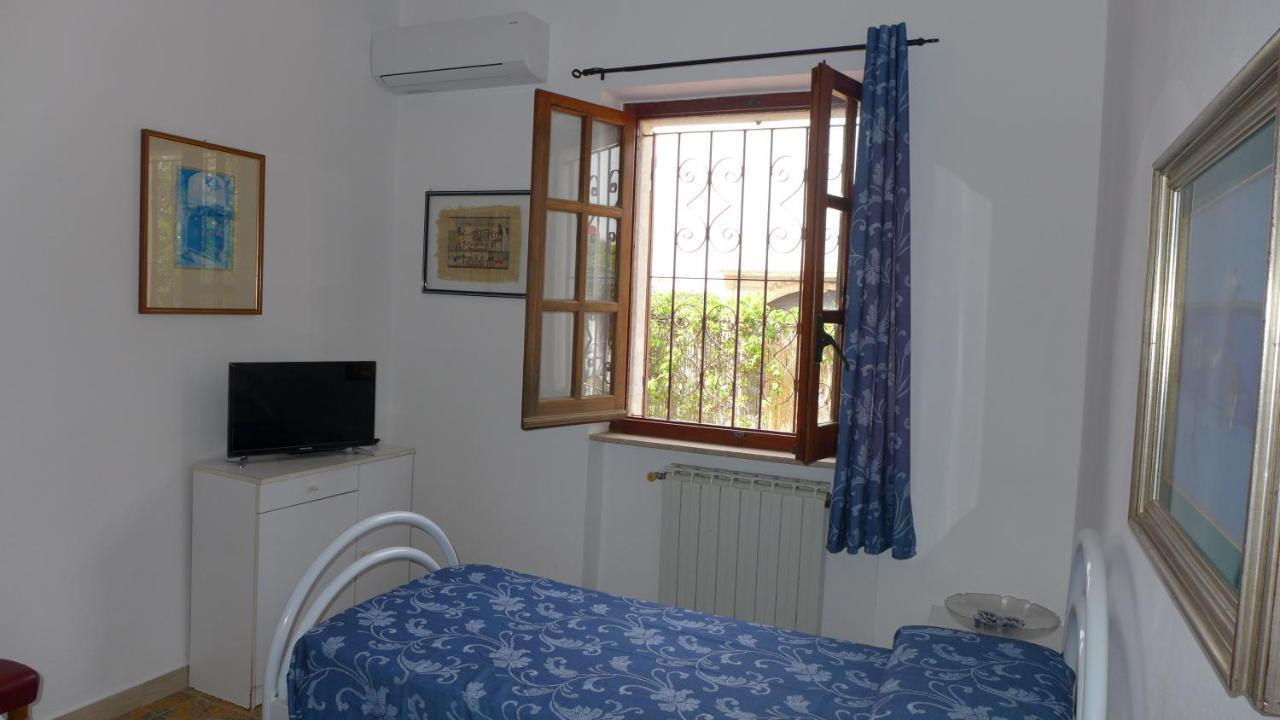 Camera Matrimoniale/Doppia con Letti Singoli con Bagno Privato Esterno