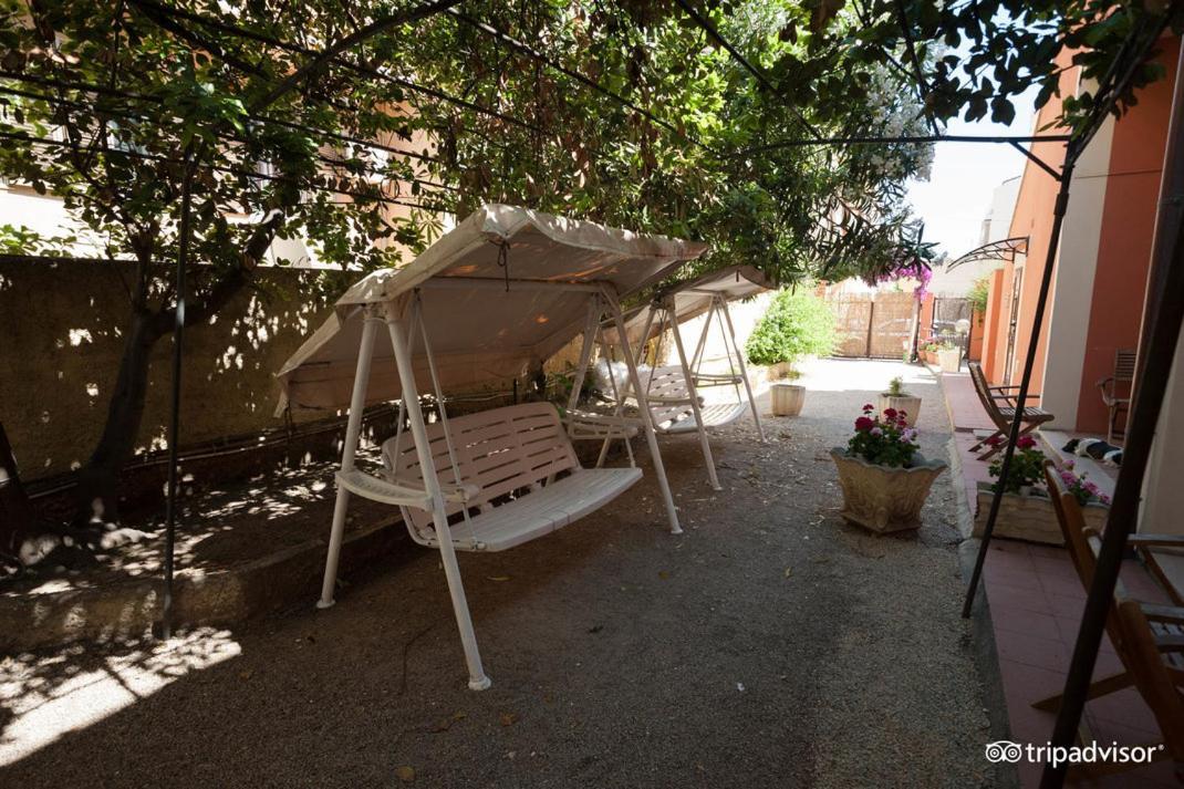 Economy Double Room with Shared Bathroom,1076868397:JPEG