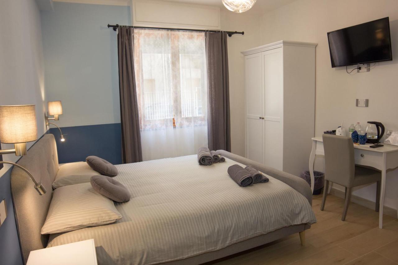 Double Room Private Bathroom