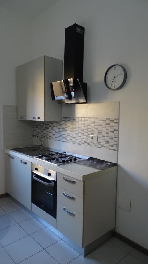 One-Bedroom Apartment,1053633268:JPEG