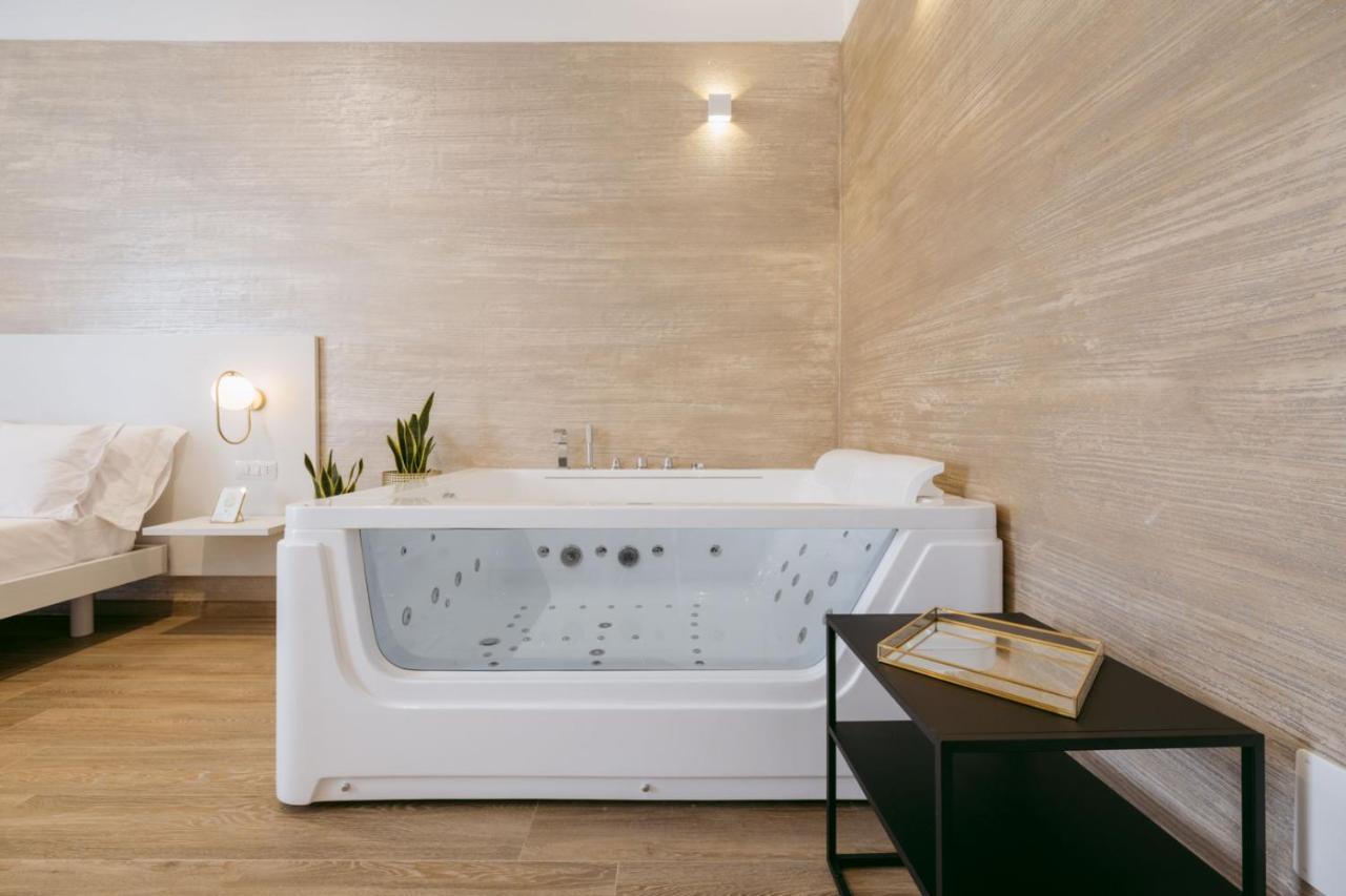 Suite with Spa Bath