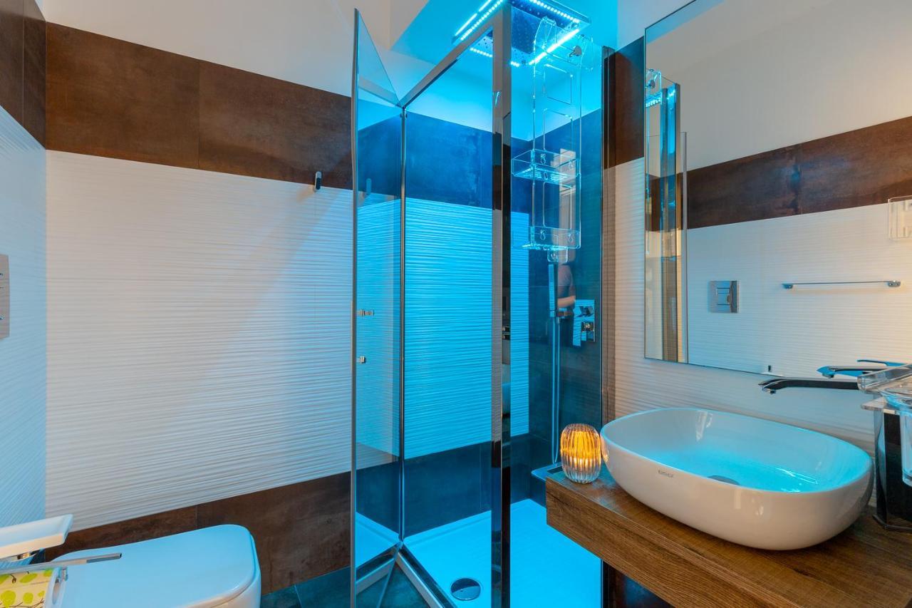 Double Room Private Bathroom Sea View