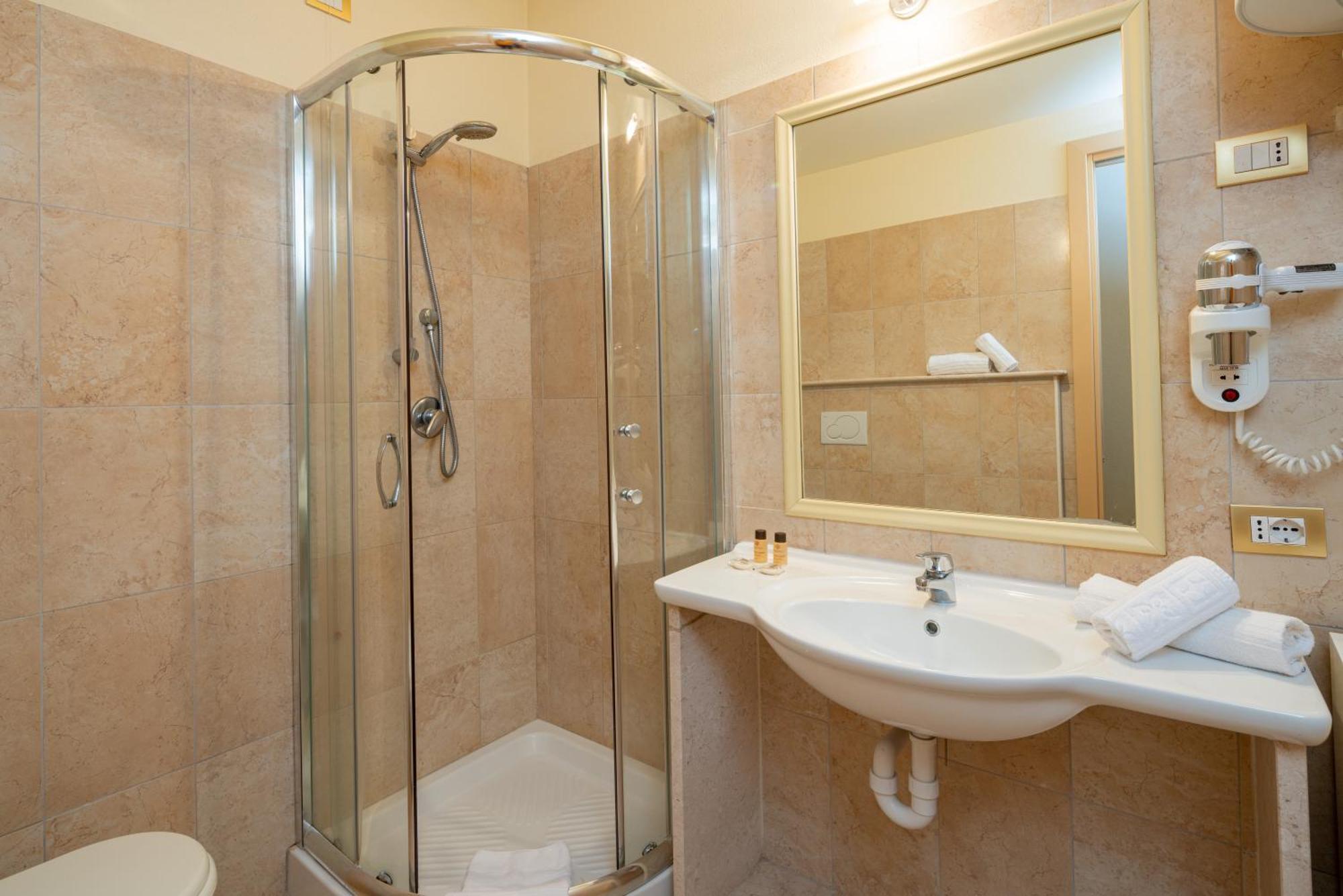 Economy Double Room,1209623671:JPEG