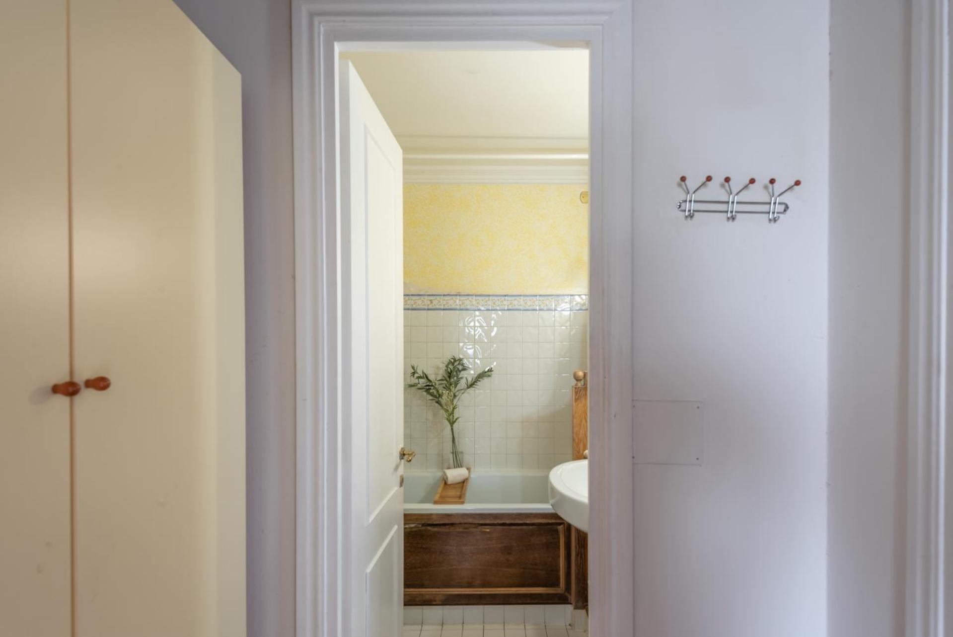 Villa (6 Adults),1215998740:JPEG