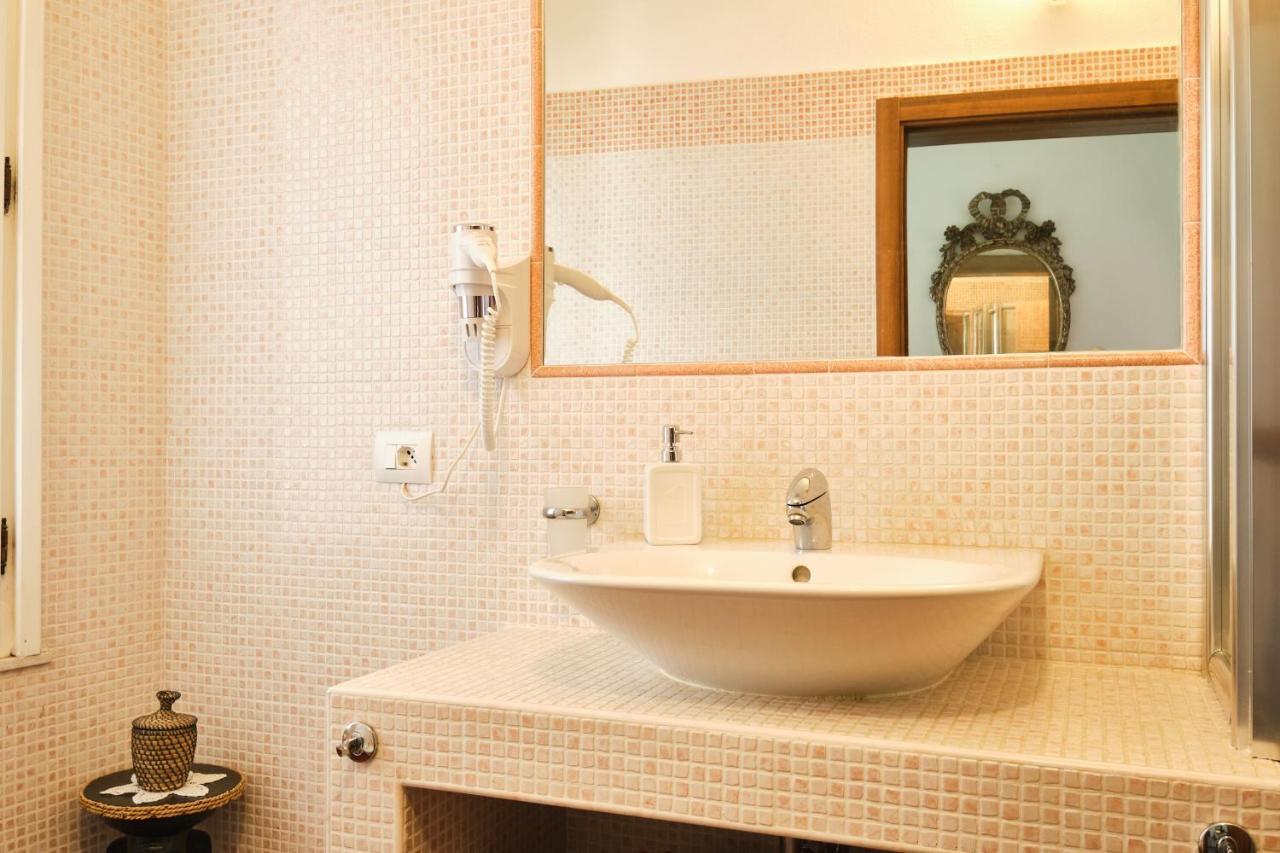 Camera Matrimoniale con Bagno Privato Esterno