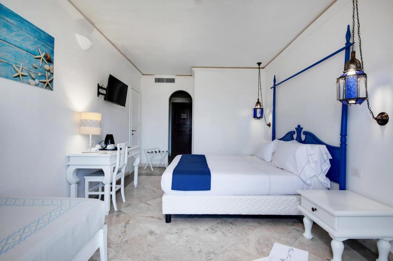 Family Room,1589125707:JPEG