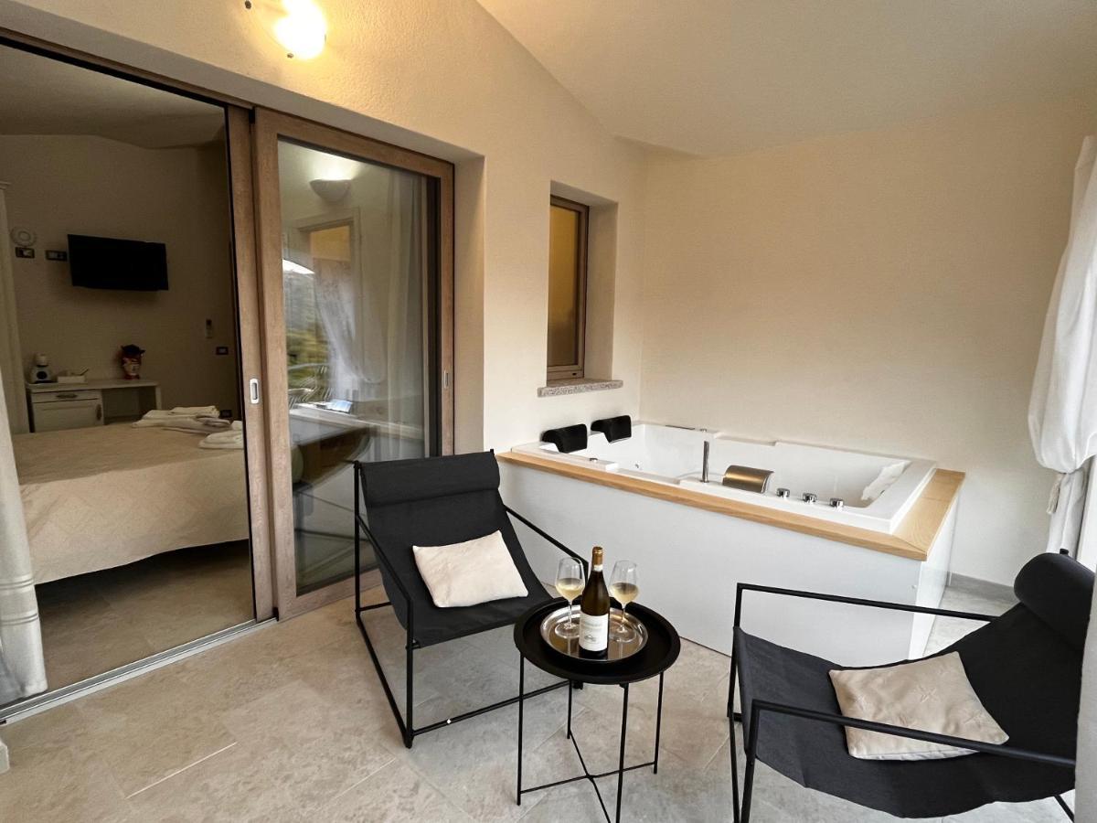King Room with Spa Bath