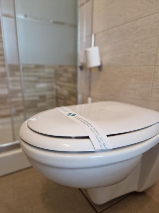 Camera Matrimoniale/Doppia con Letti Singoli con Bagno Privato