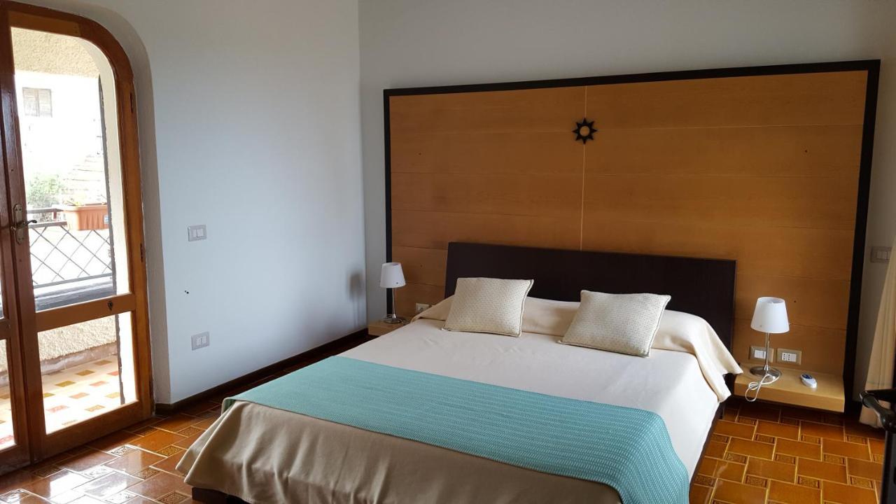 Double Room with Balcony and Sea View