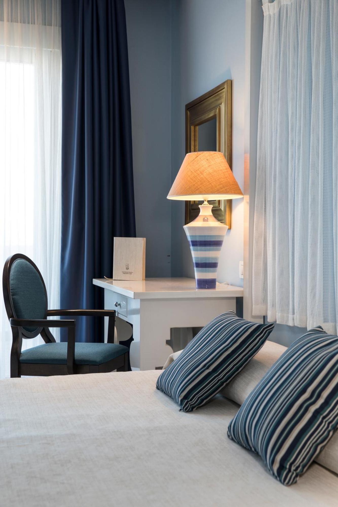 Deluxe Quadruple Room with Sea View,1447156483:JPEG