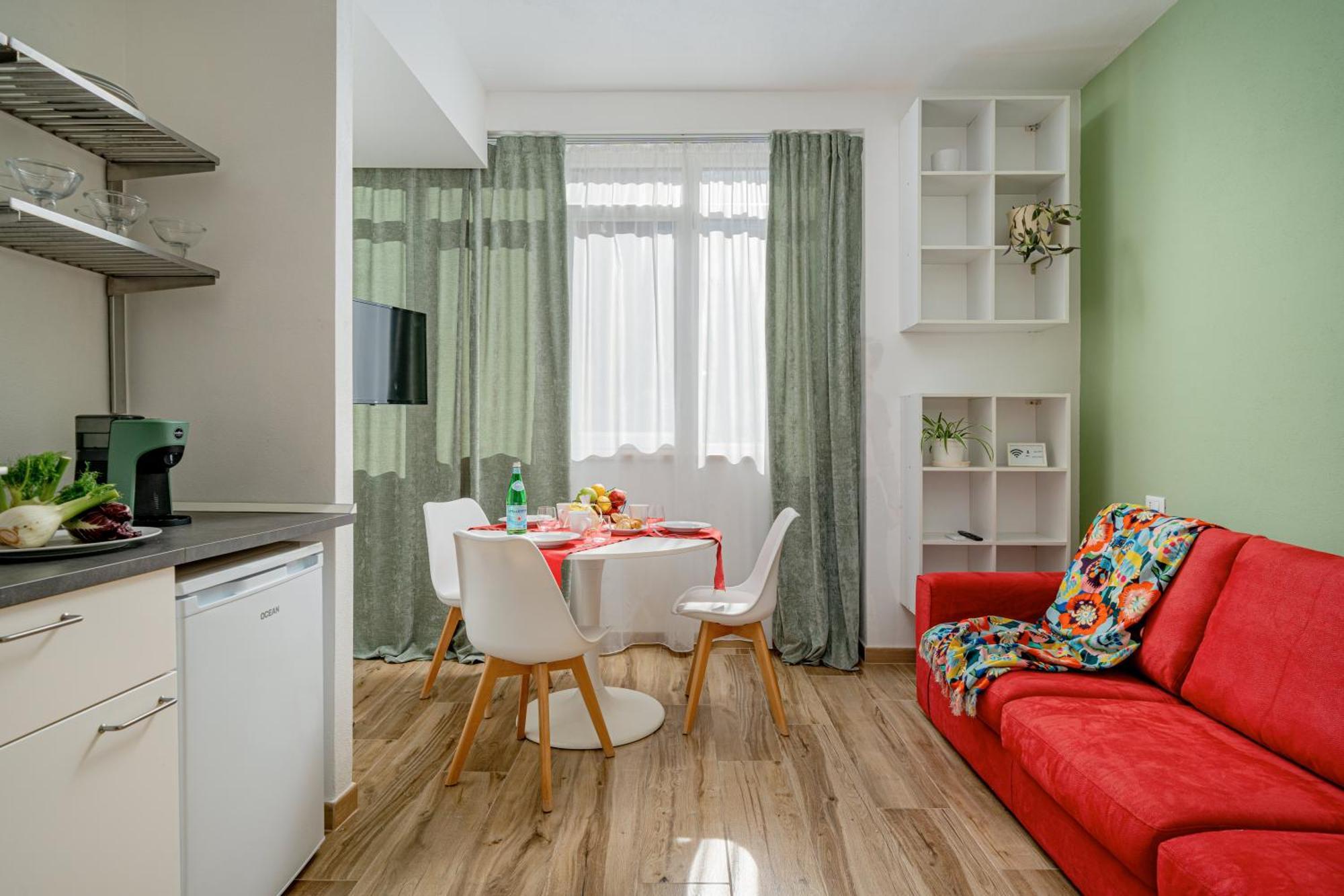 One-Bedroom Apartment