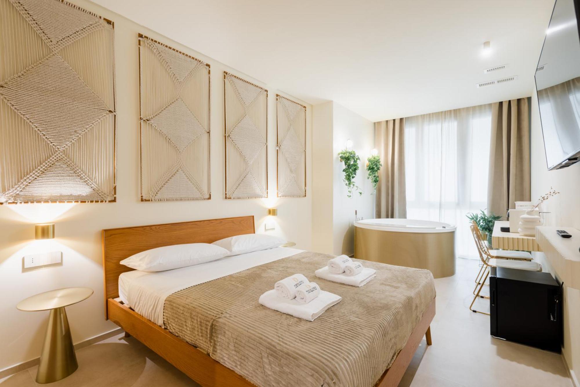 King Room with Spa Bath