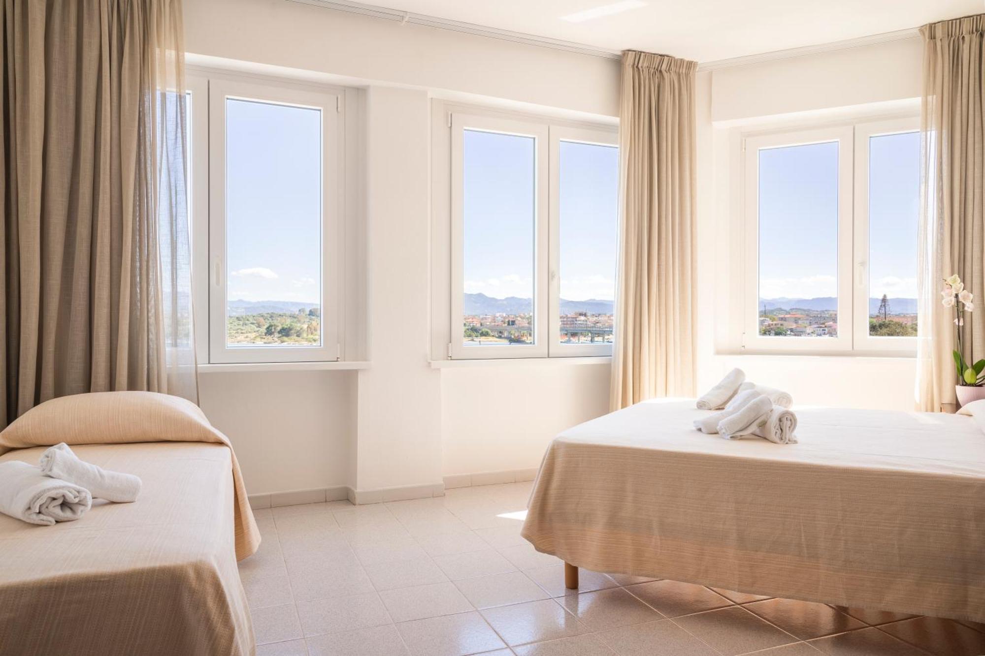 Standard Triple Room Sea View