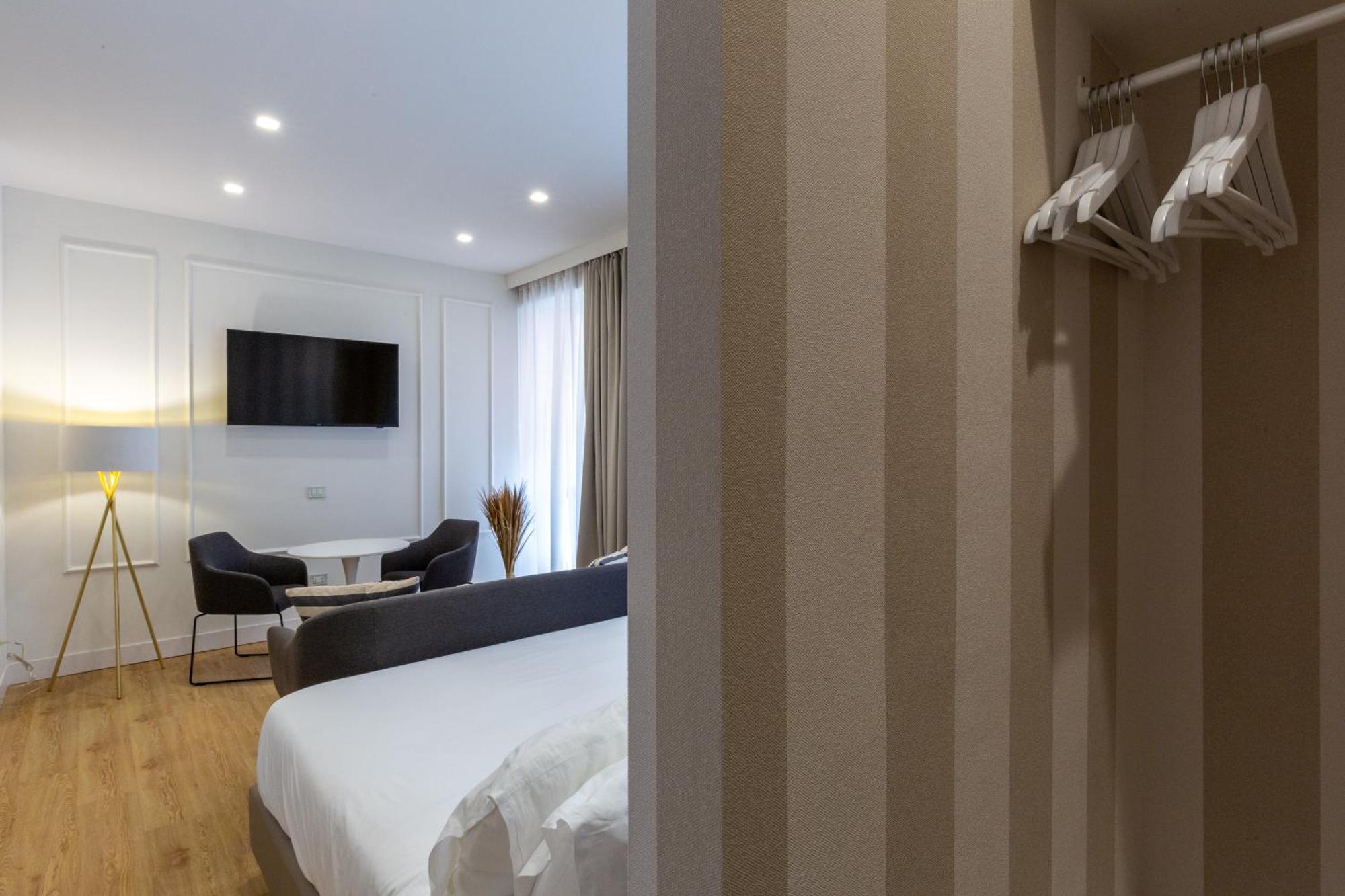 Junior Suite,1594535708:JPEG