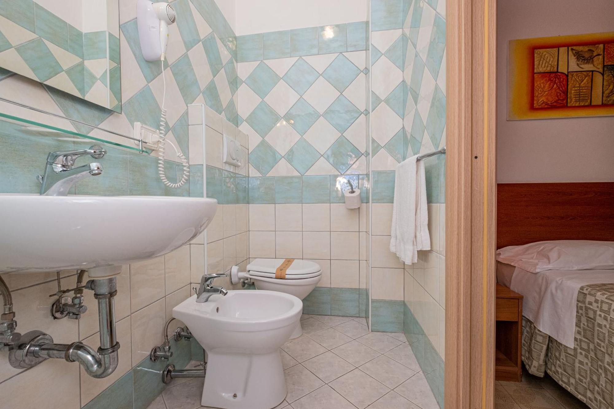 Double Room with Extra Bed,1597548338:JPEG