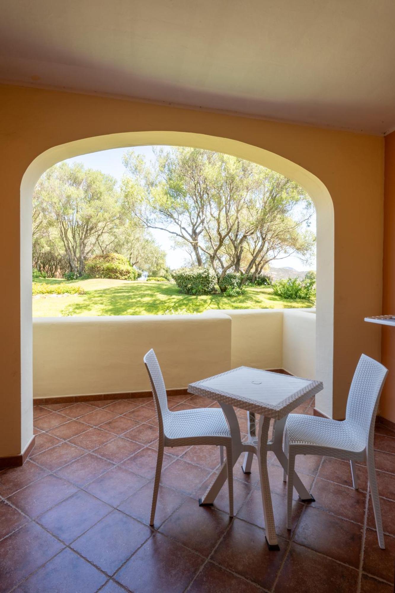 Camera Familiare con Vista Giardino