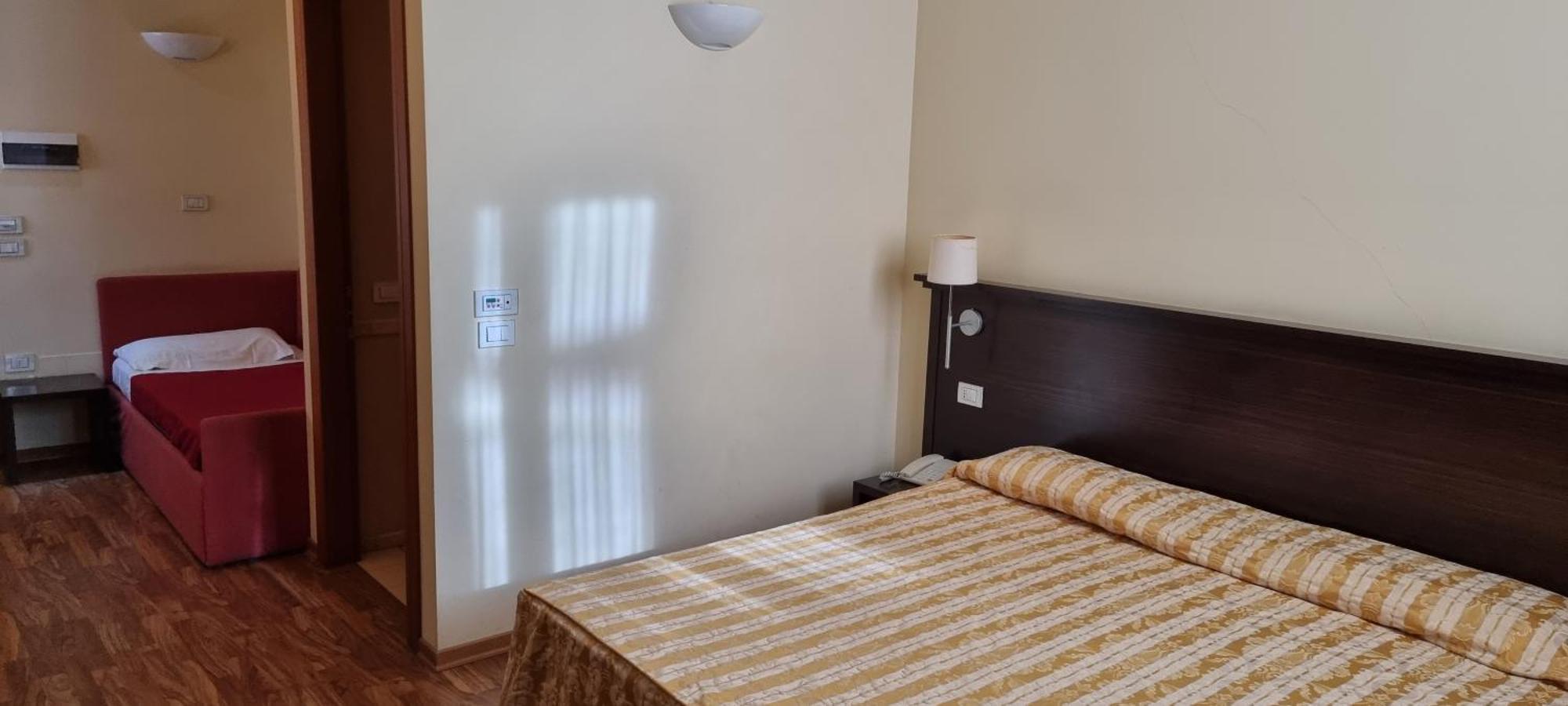 Habitación Triple Básica