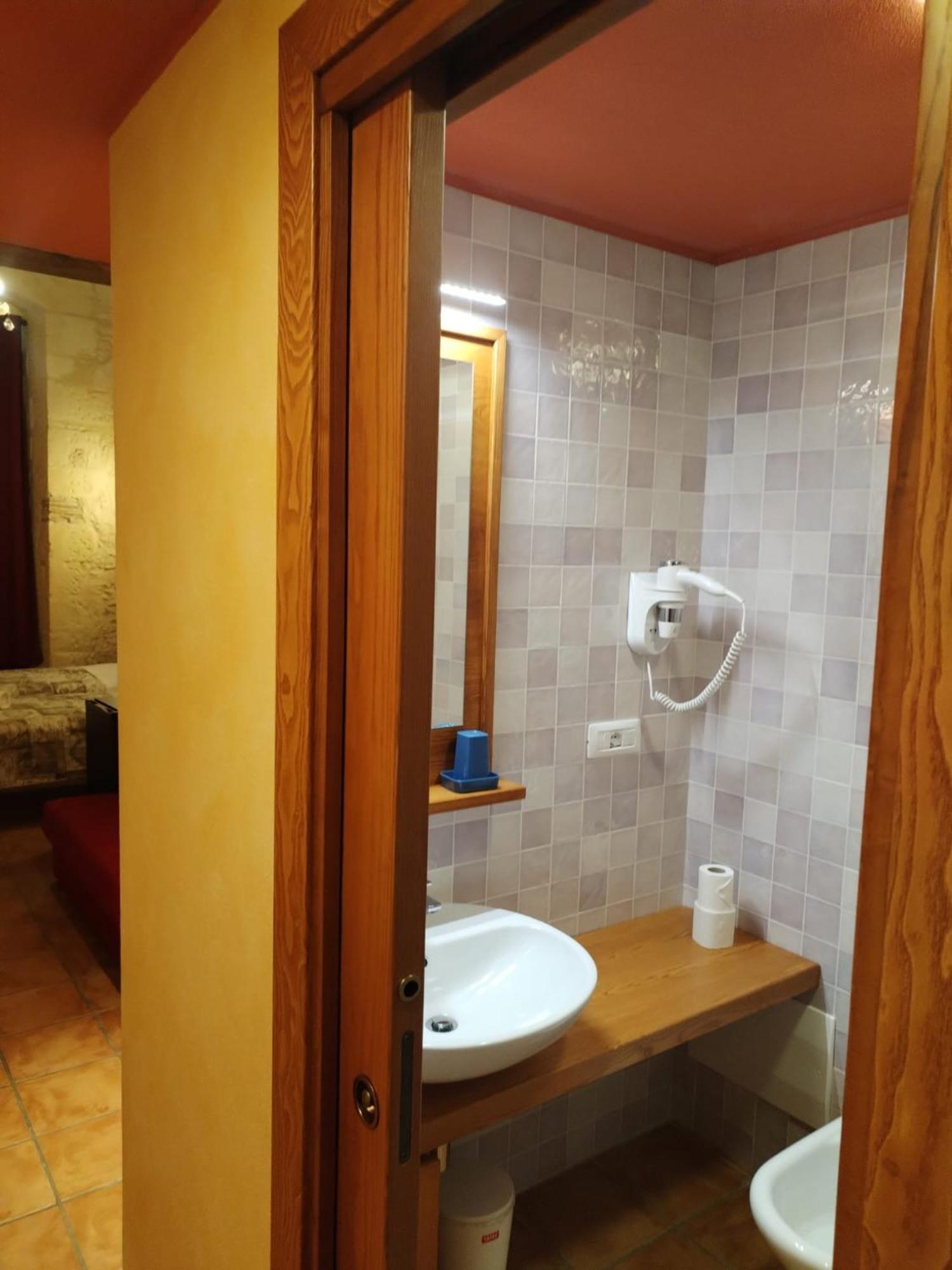 Twin Room Private Bathroom