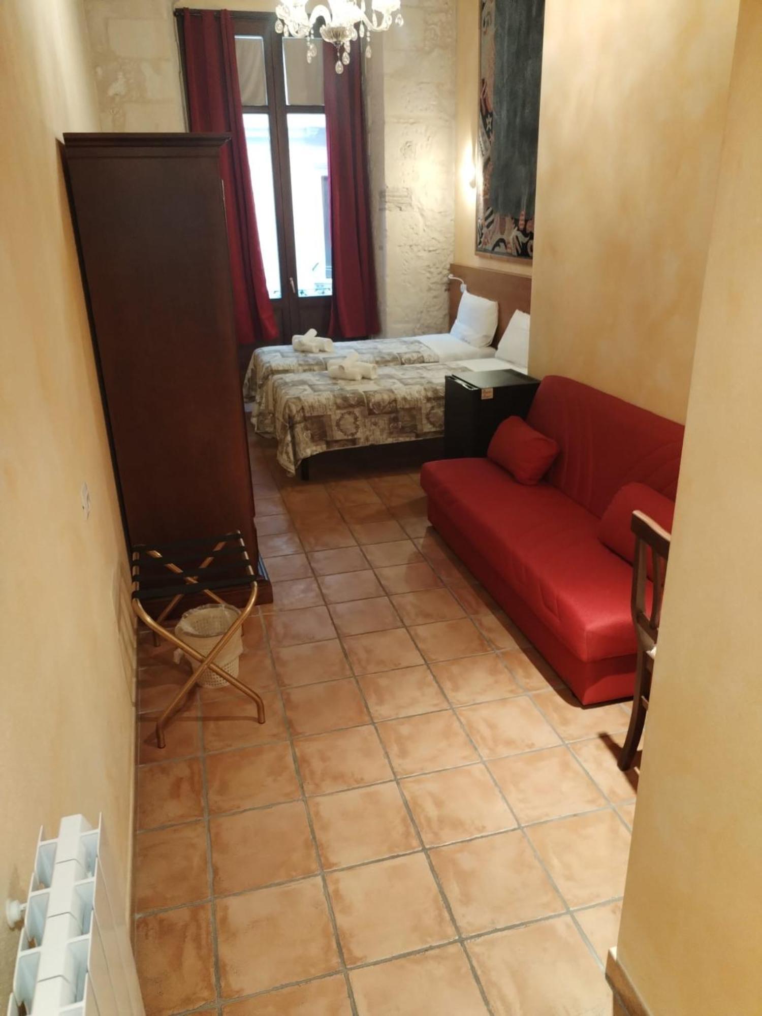 Twin Room Private Bathroom