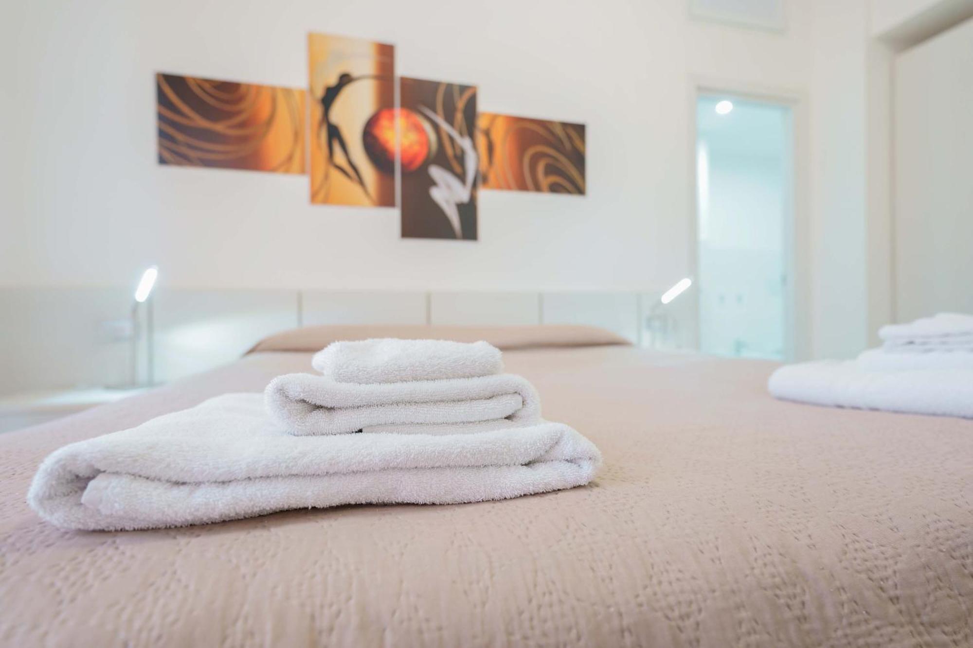 Double or Twin Room Private Bathroom