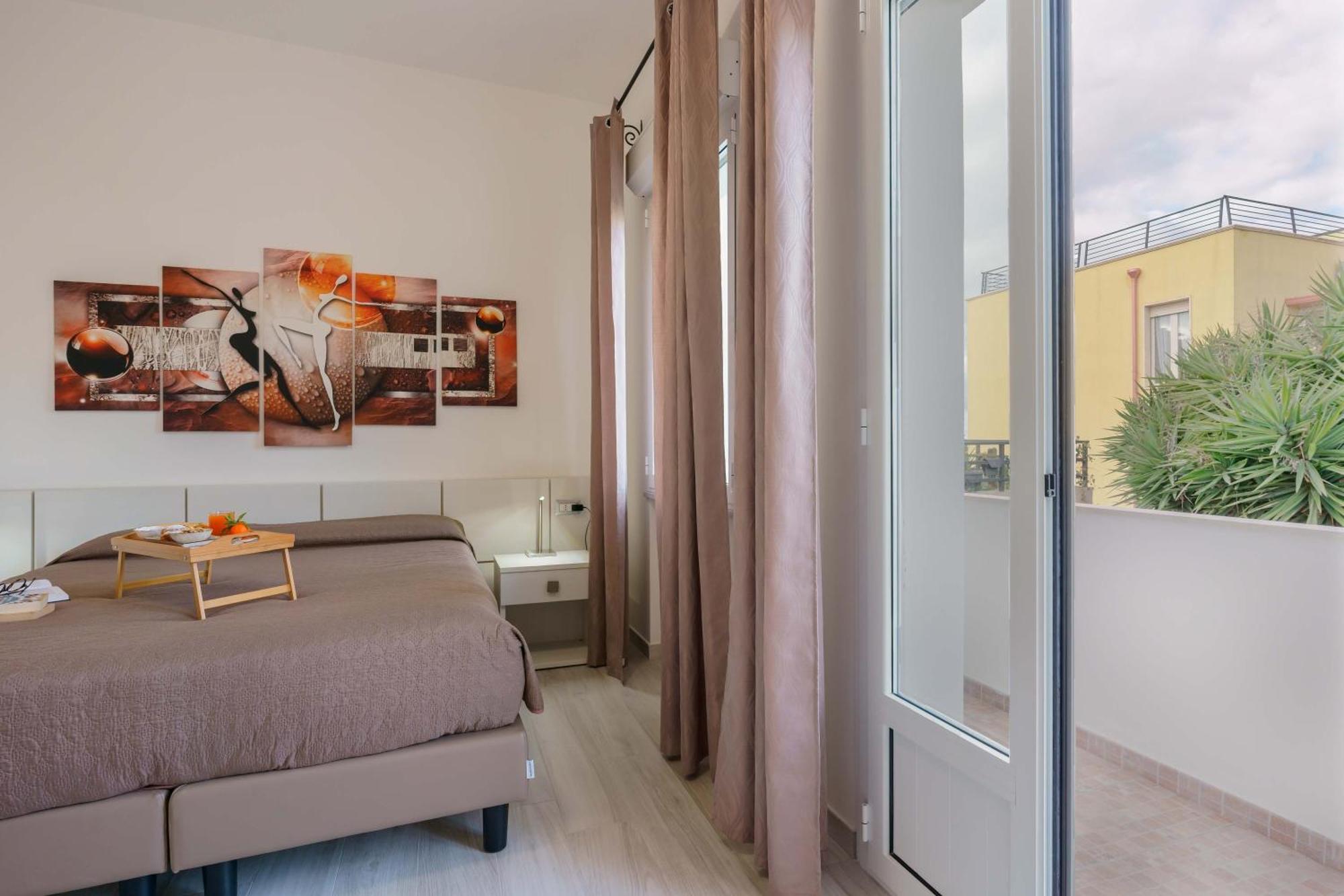 Double or Twin Room Private Bathroom
