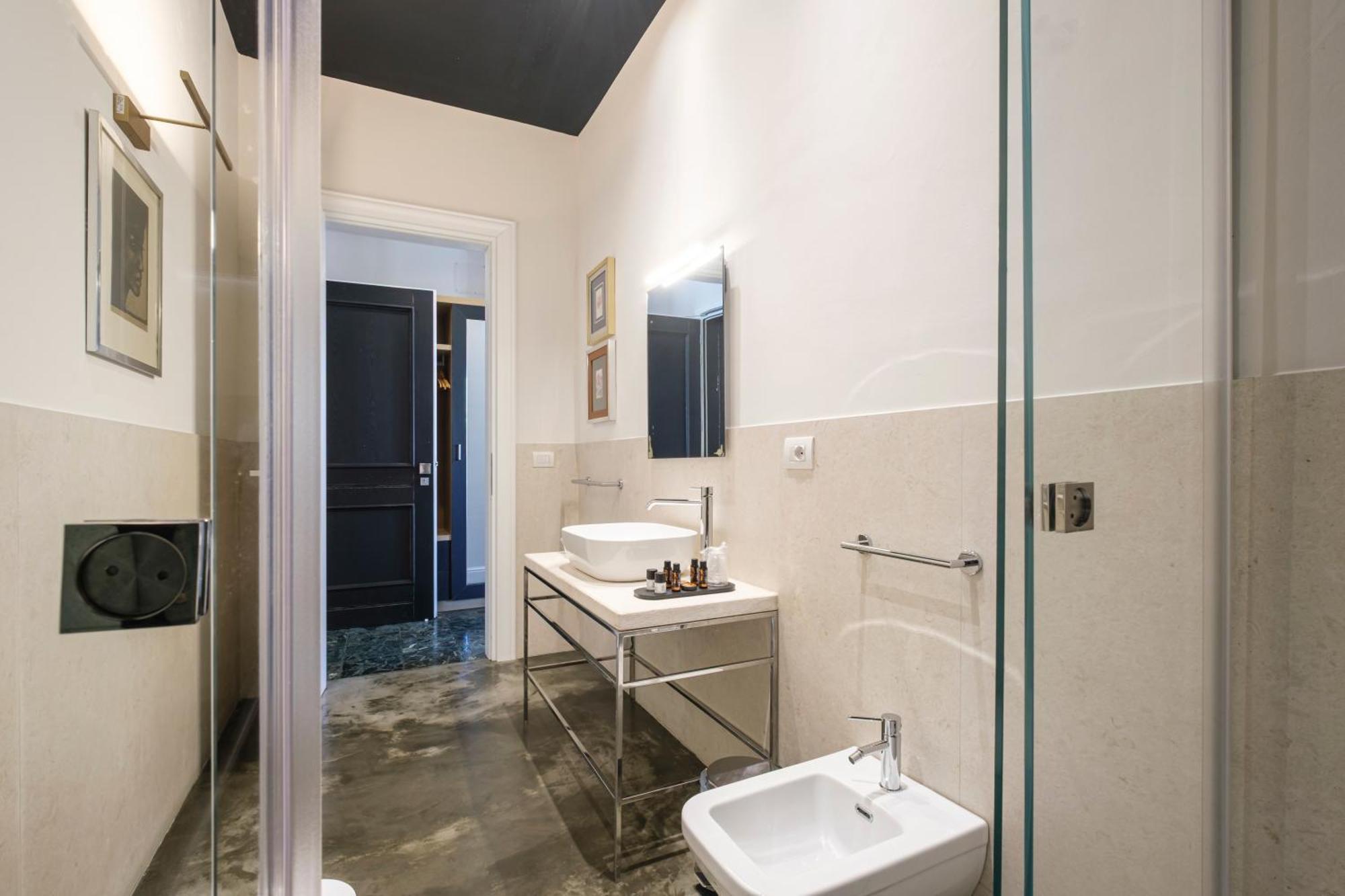 Double Room Private Bathroom