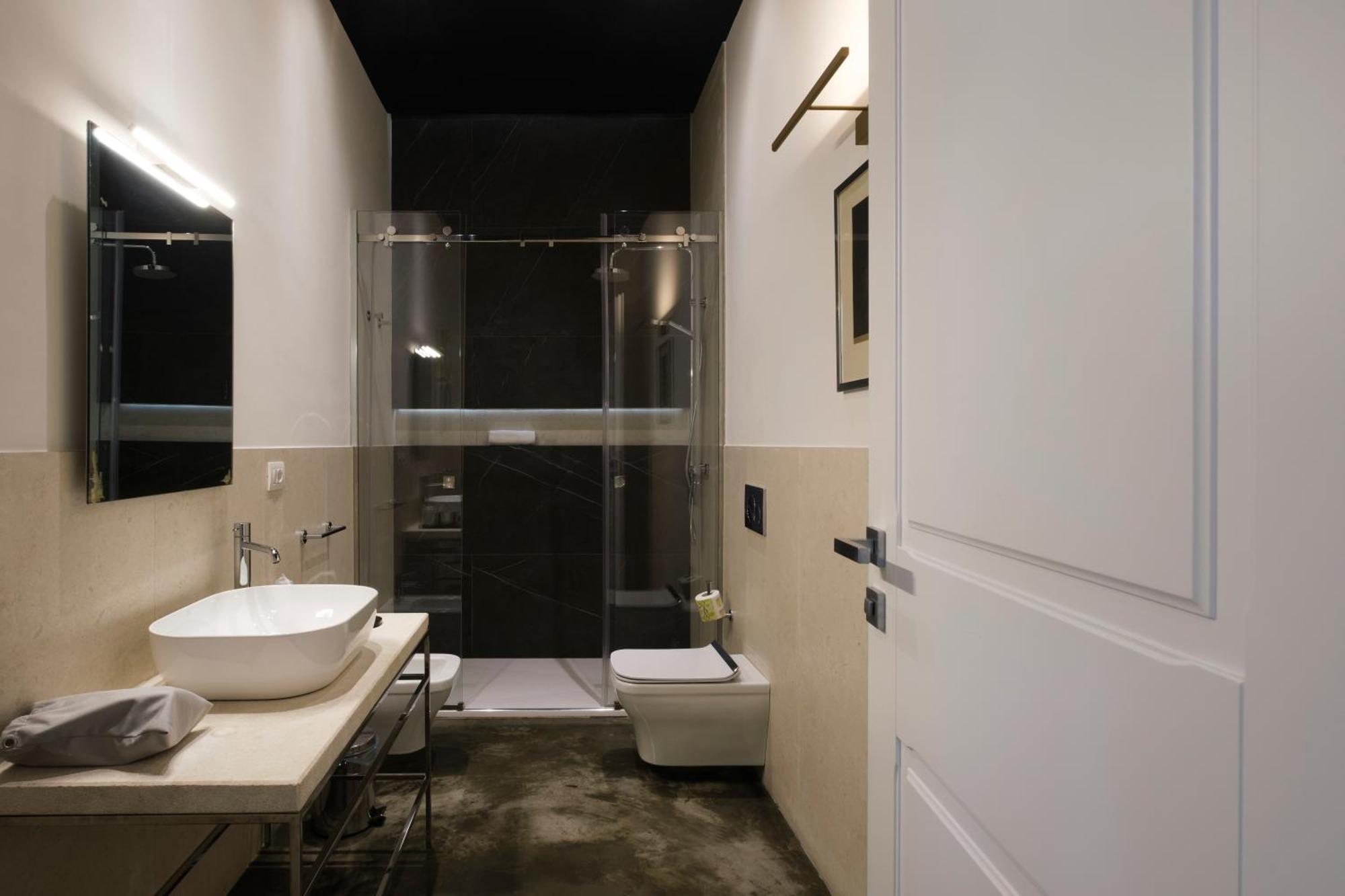Double Room Private Bathroom