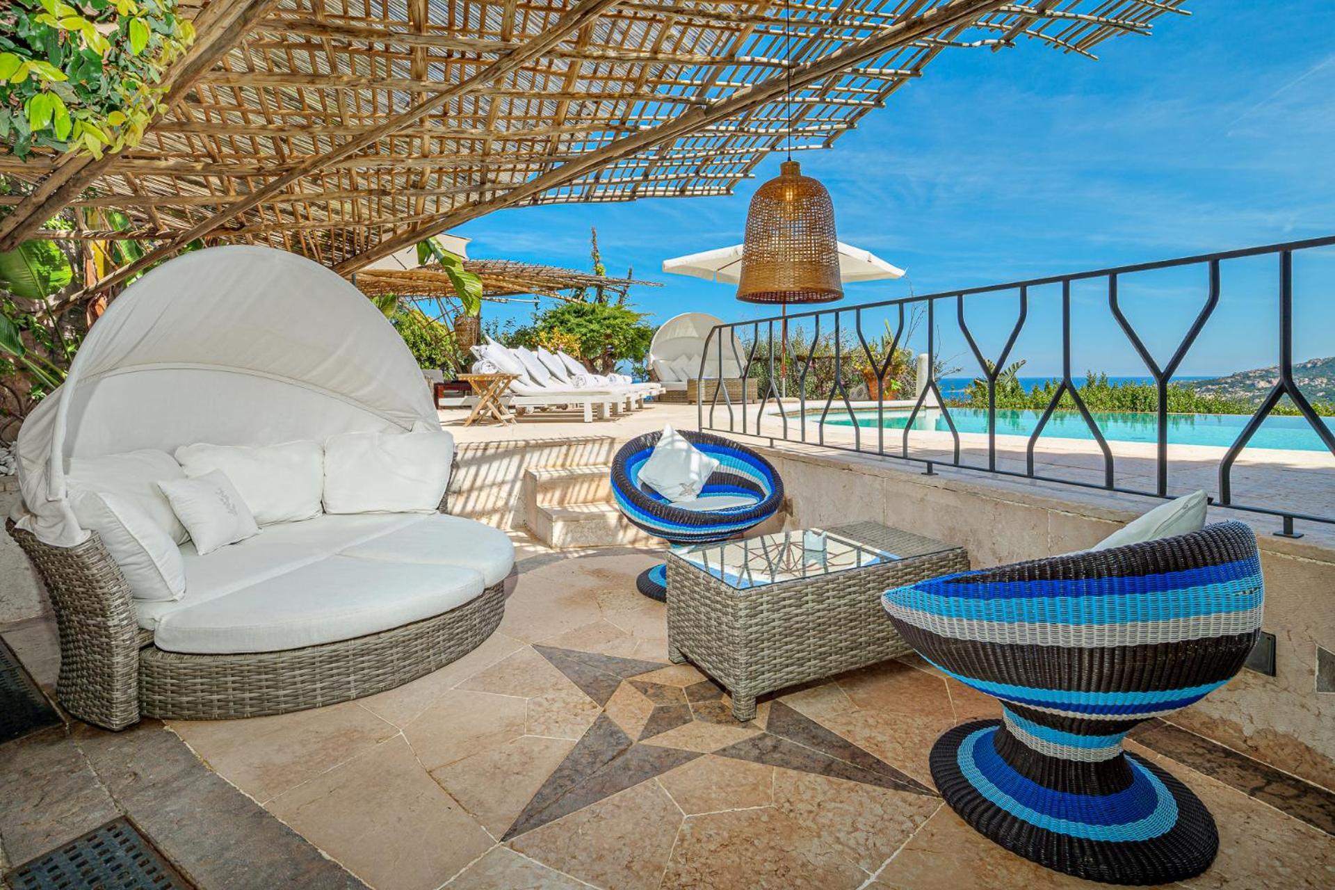 King Suite Pool View
