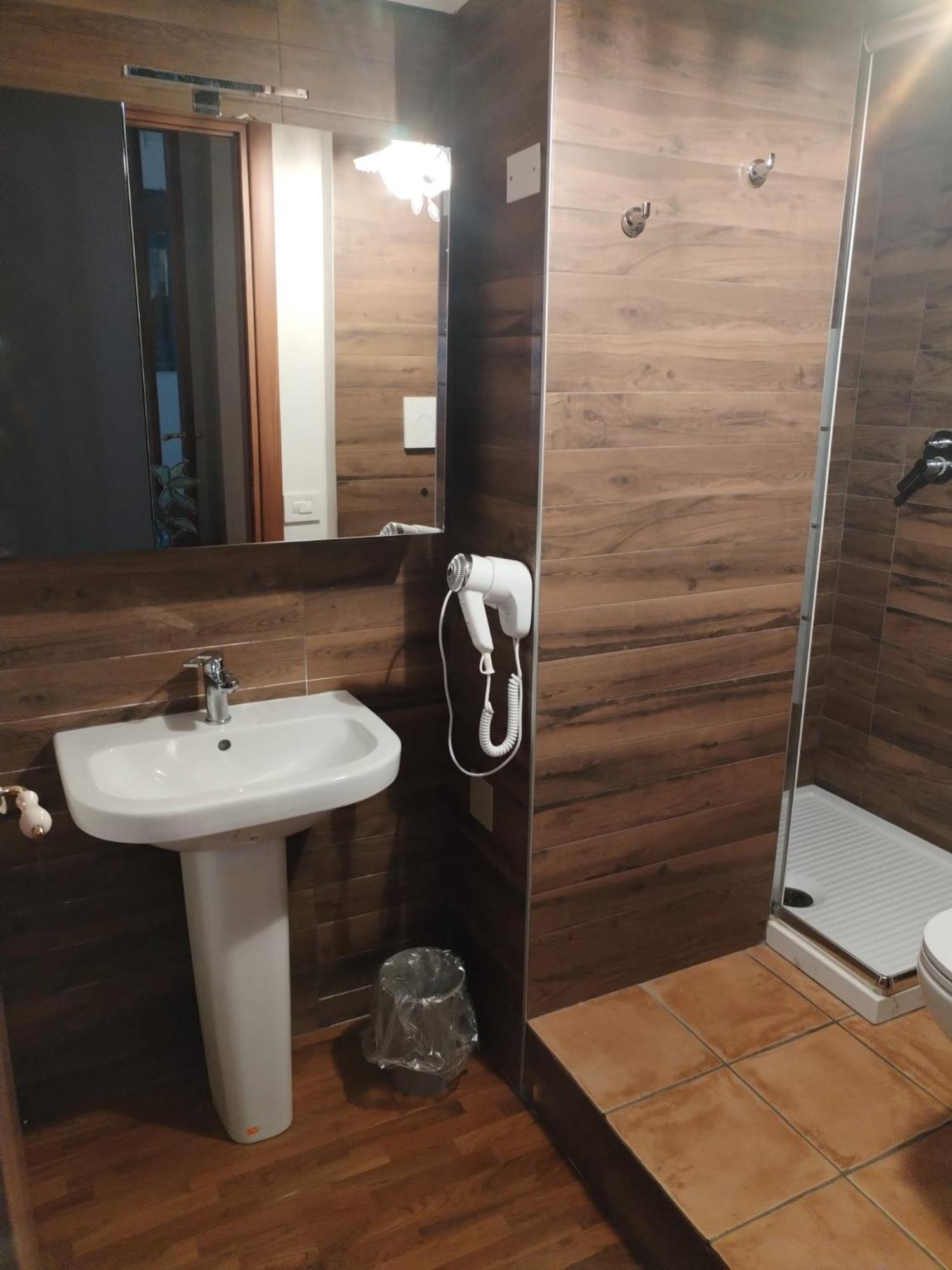 Family Room Private Bathroom