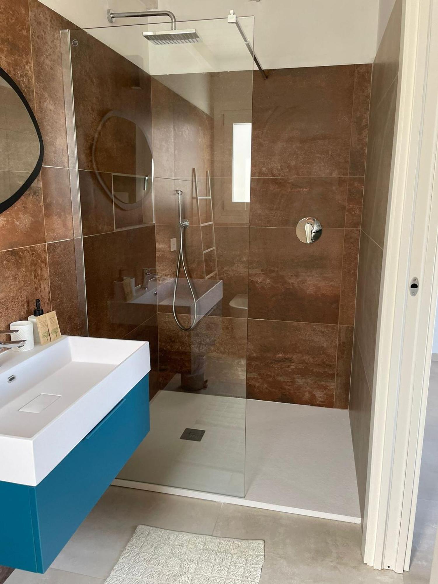 Deluxe Queen Room,1689968175:JPEG