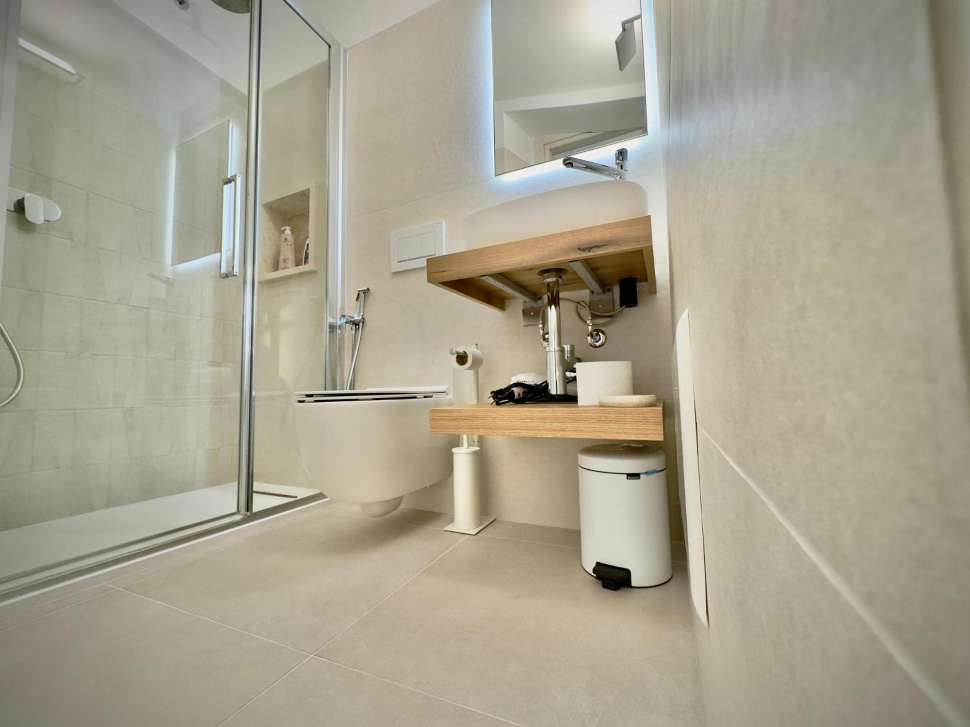 Double Room with Private Bathroom,1698130229:JPEG