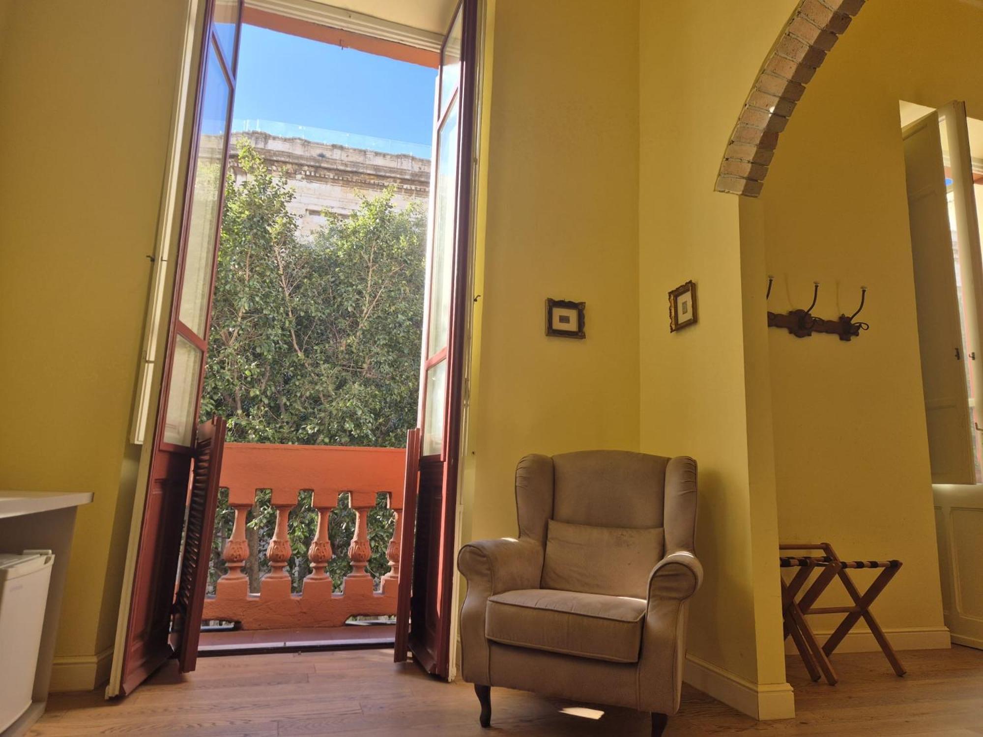King Room with Balcony and Private External Bathroom