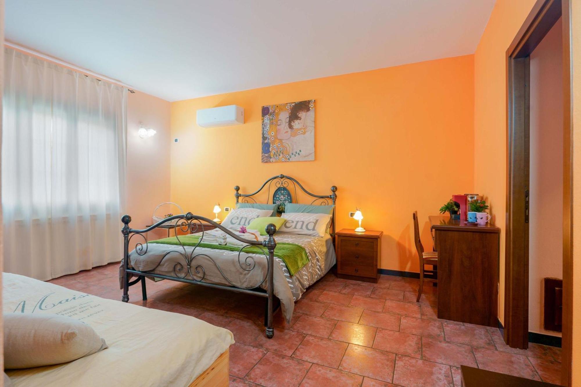 Family Room,1758368080:JPEG