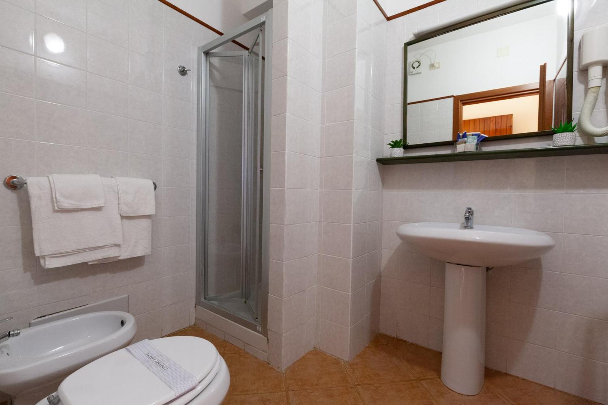 Superior Quadruple Room,1773695542:JPEG