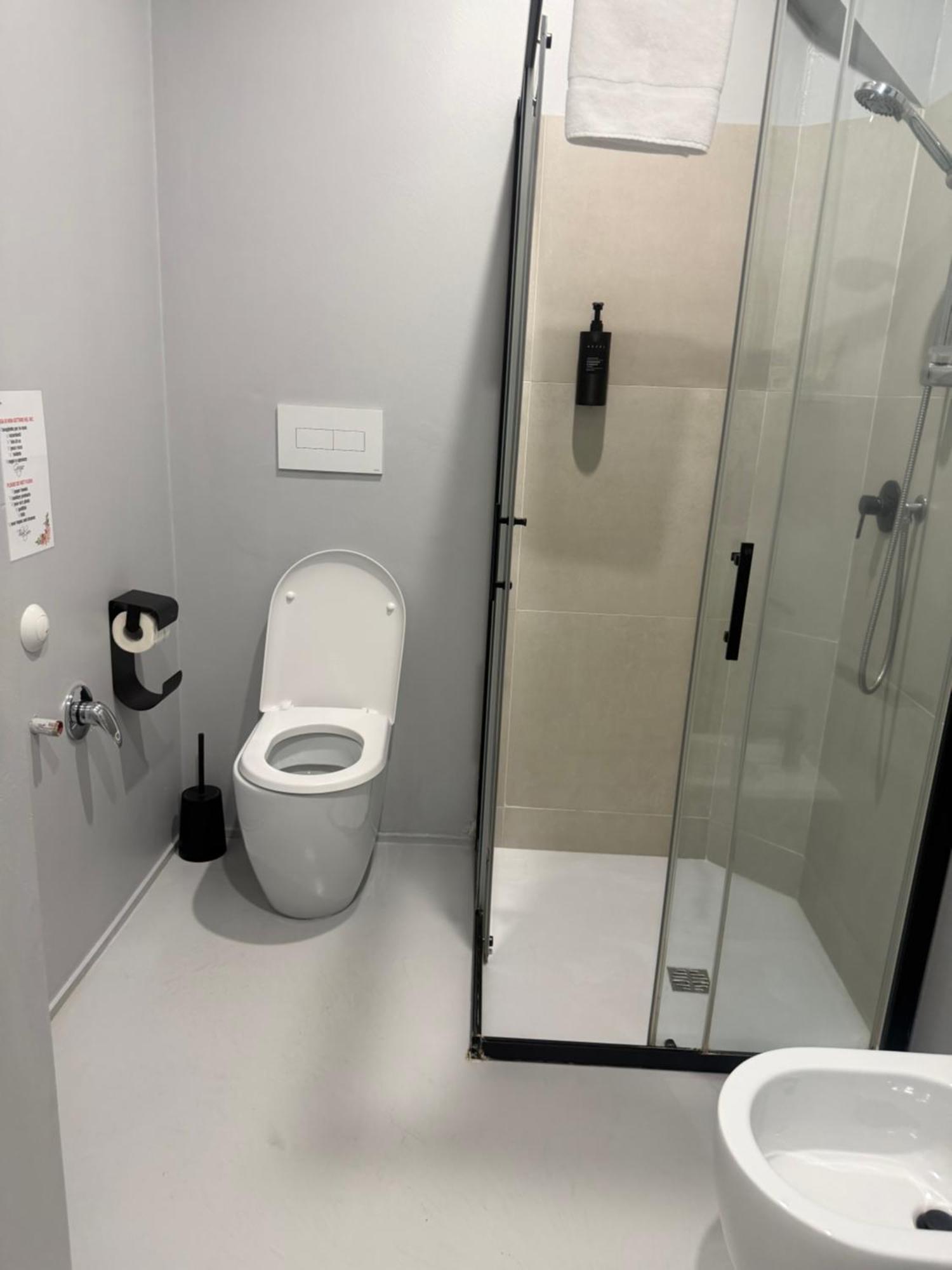 Double Room,1774663384:JPEG