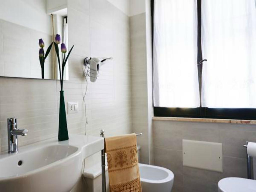 Double or Twin Room Private Bathroom