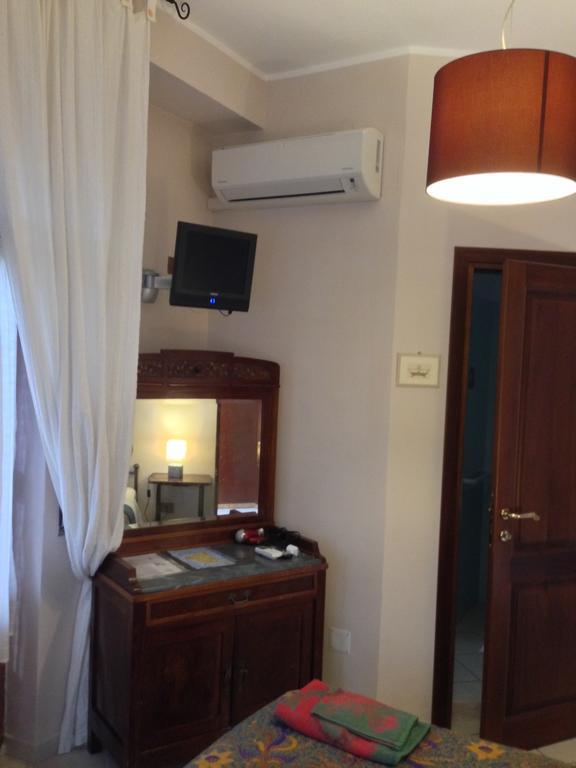 Camera Matrimoniale/Doppia con Letti Singoli con Bagno Privato