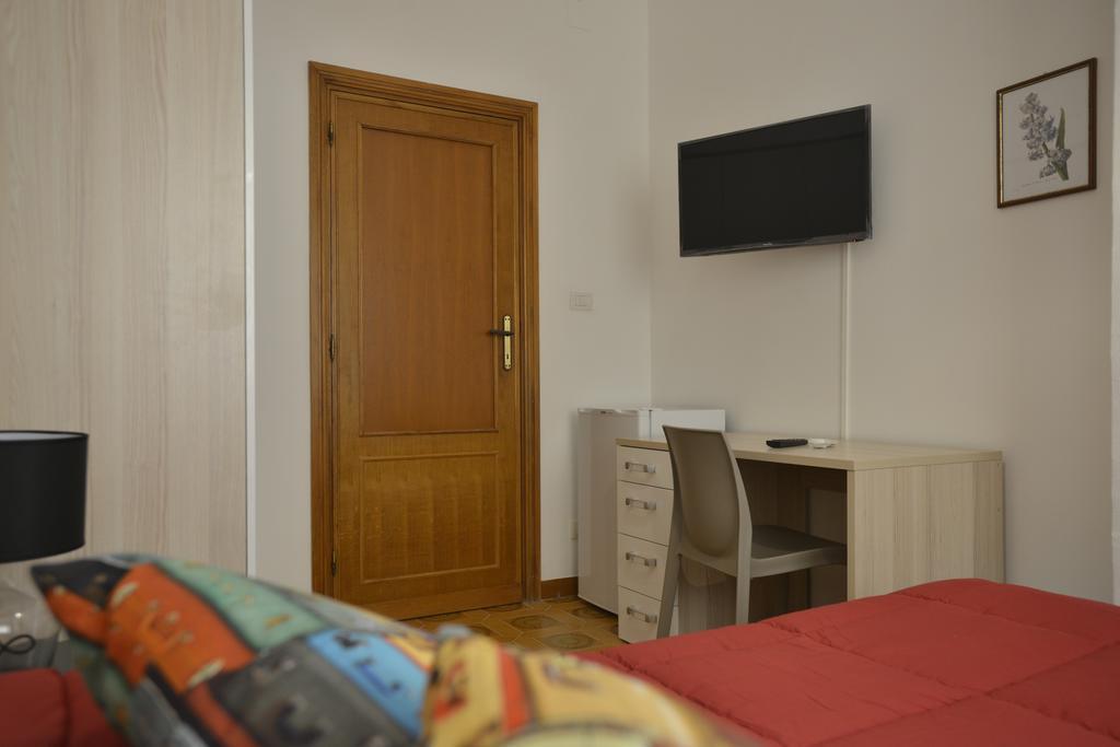 Single Room Private Bathroom