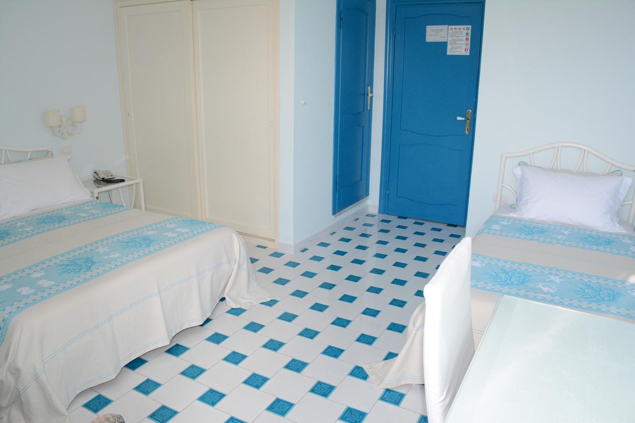 Familienzimmer (2 Erwachsene + 2 Kinder)