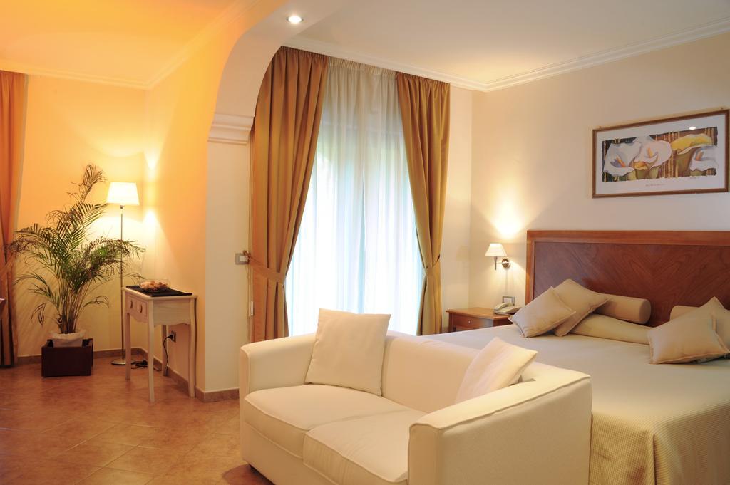 Triple Room with Spa Access