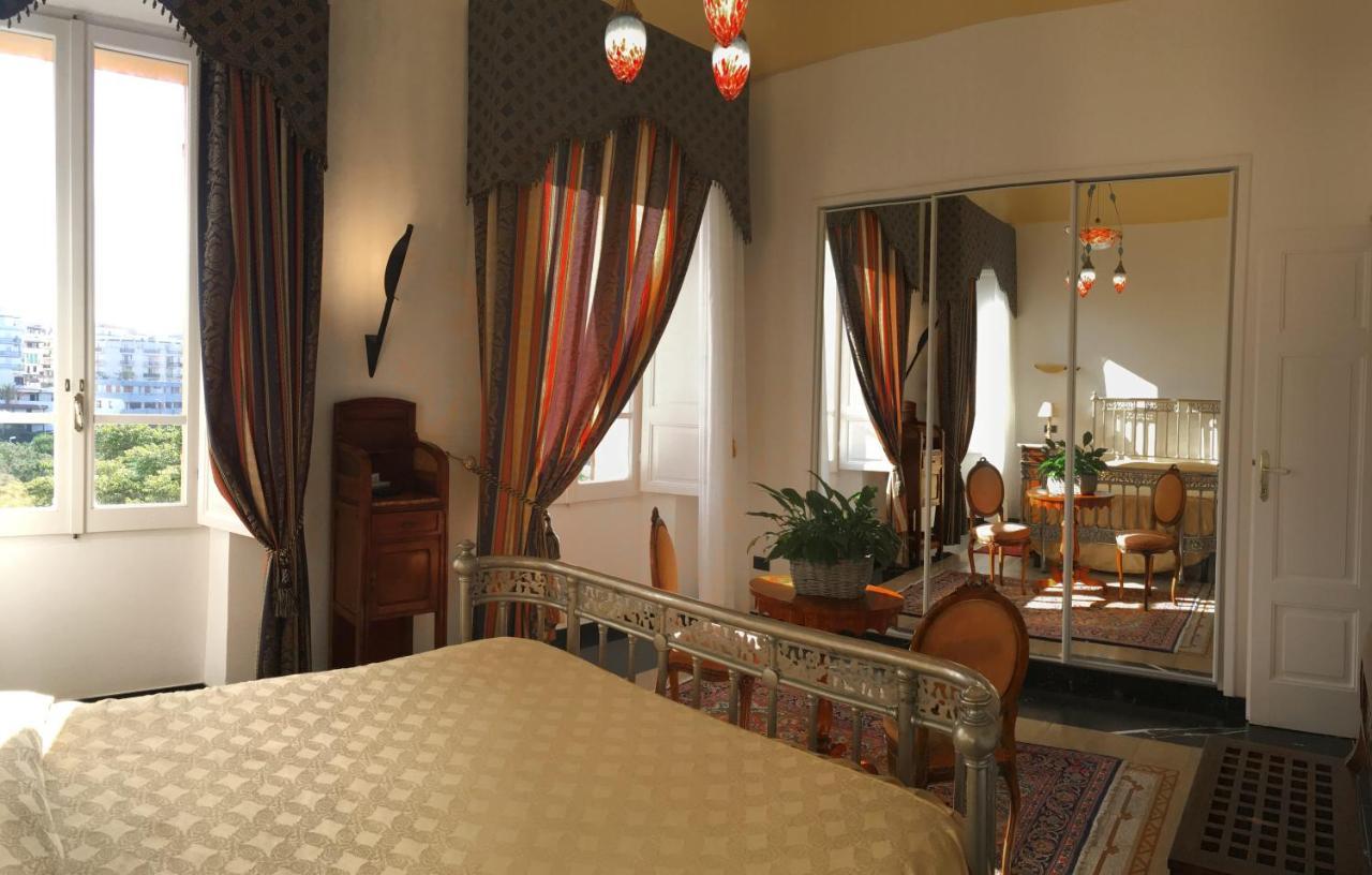 Suite con vistas al parque y balcón
