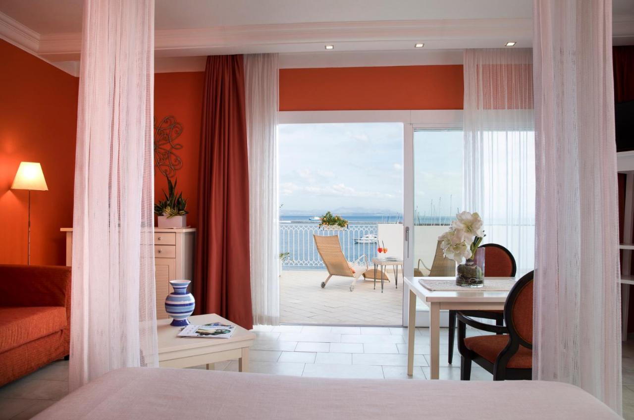 Suite with Sea View,752791301:JPEG