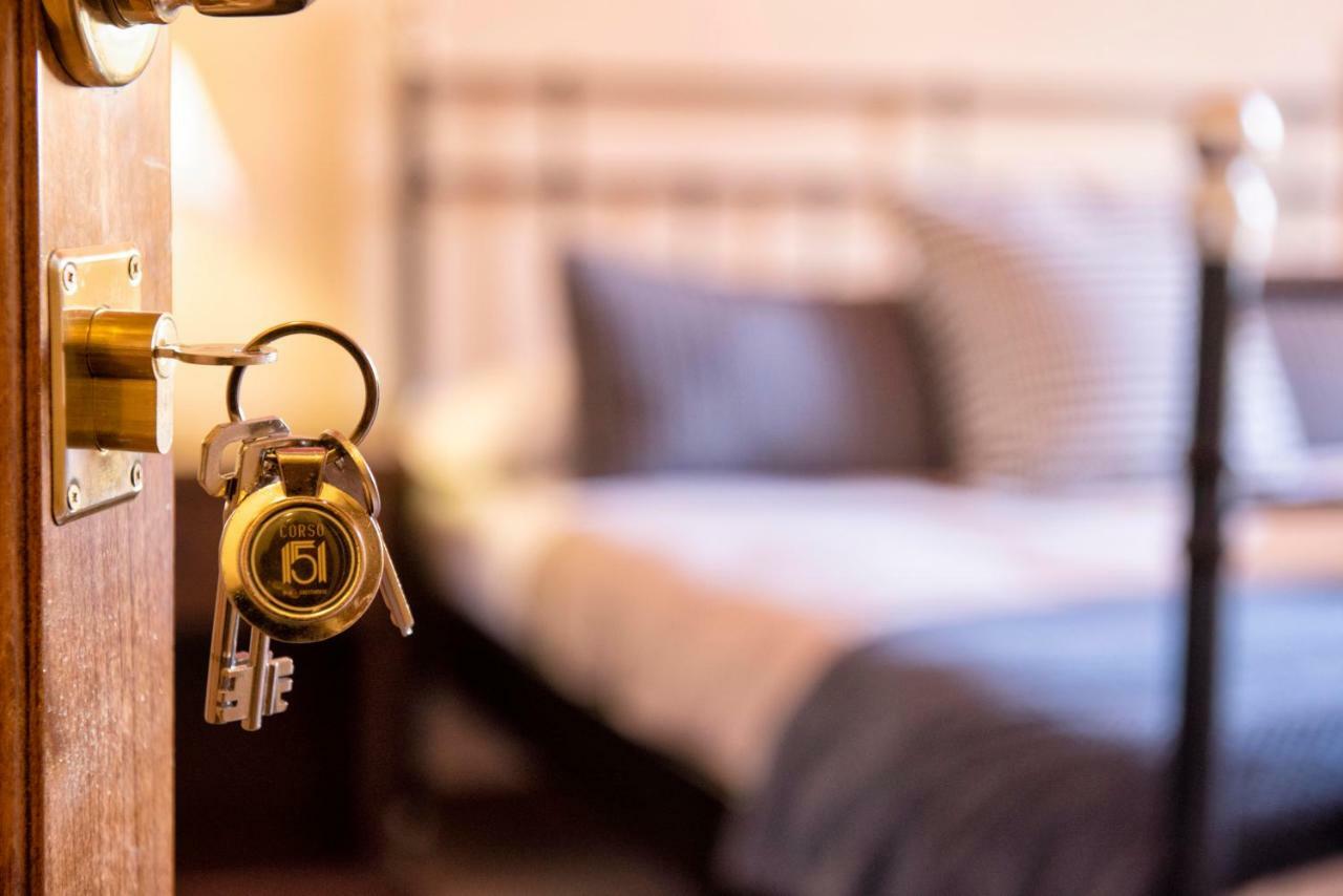 Tweepersoonskamer met een Eigen Externe Badkamer