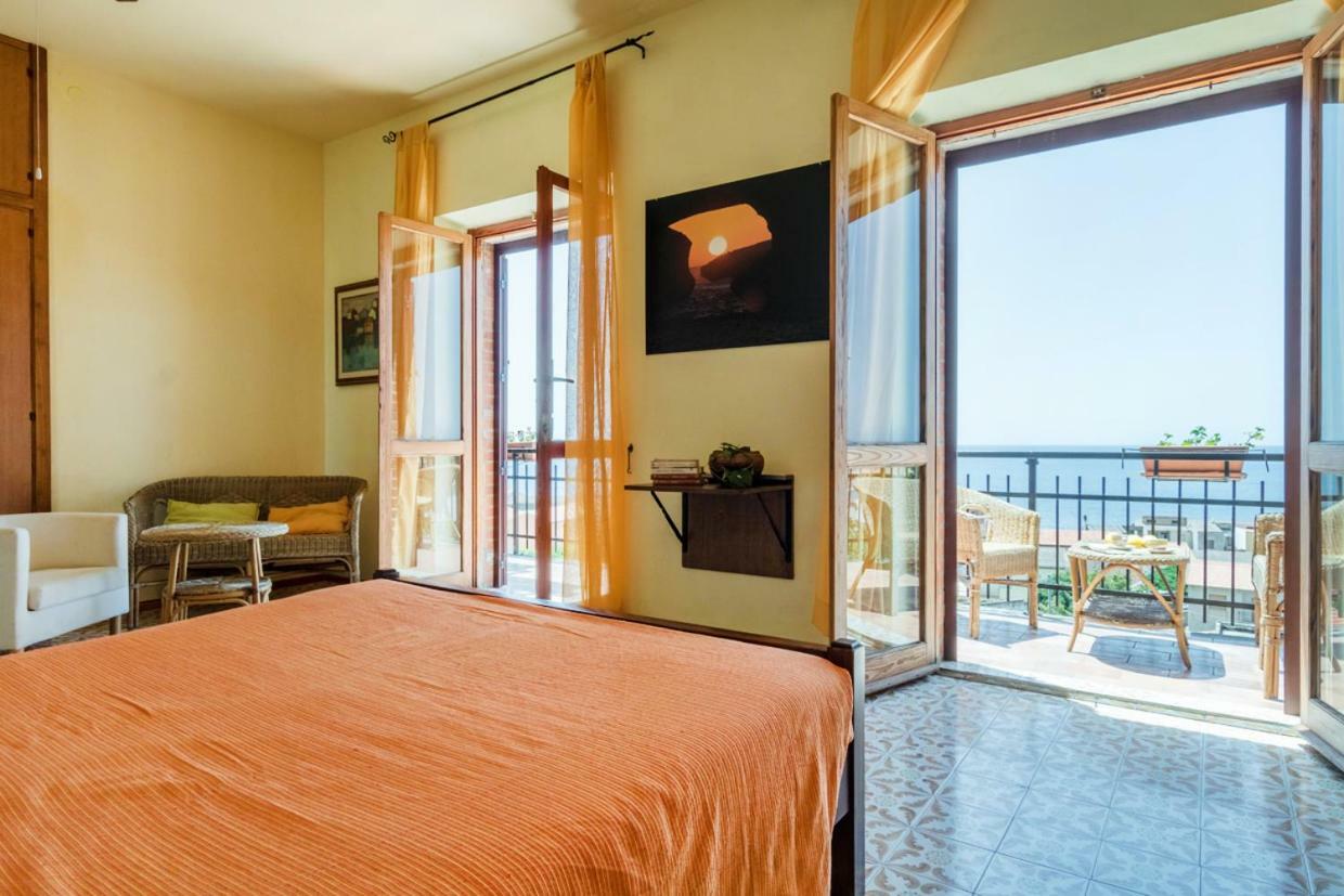 Camera Tripla Standard con Vista Mare