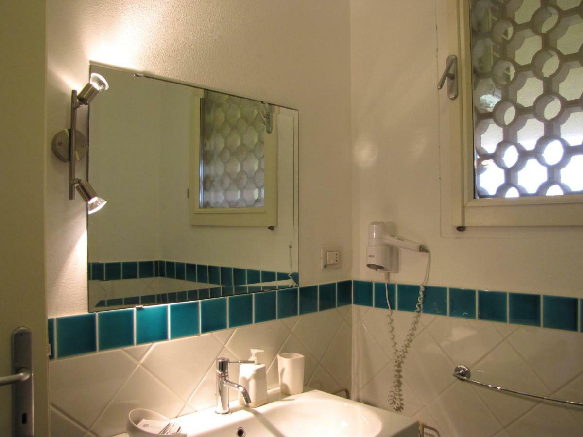 Doppelzimmer mit Balkon und Meerblick