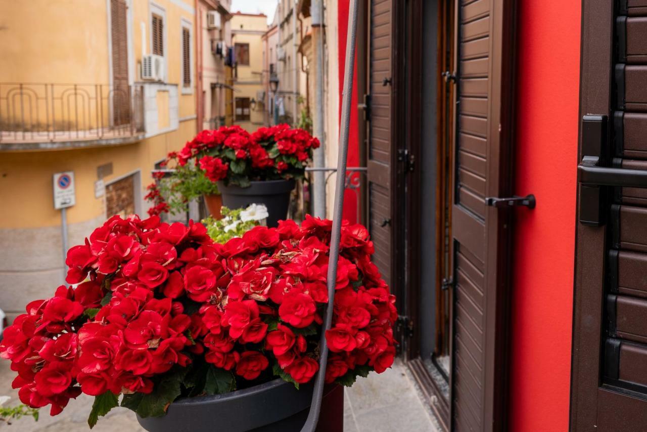 Camera Matrimoniale con Bagno Privato e Balcone
