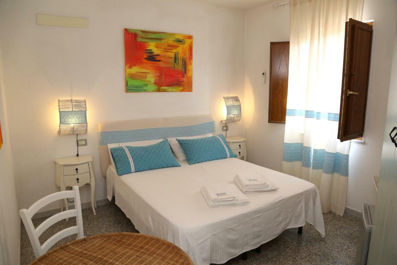 Double Room with Private Bathroom,895473703:JPEG
