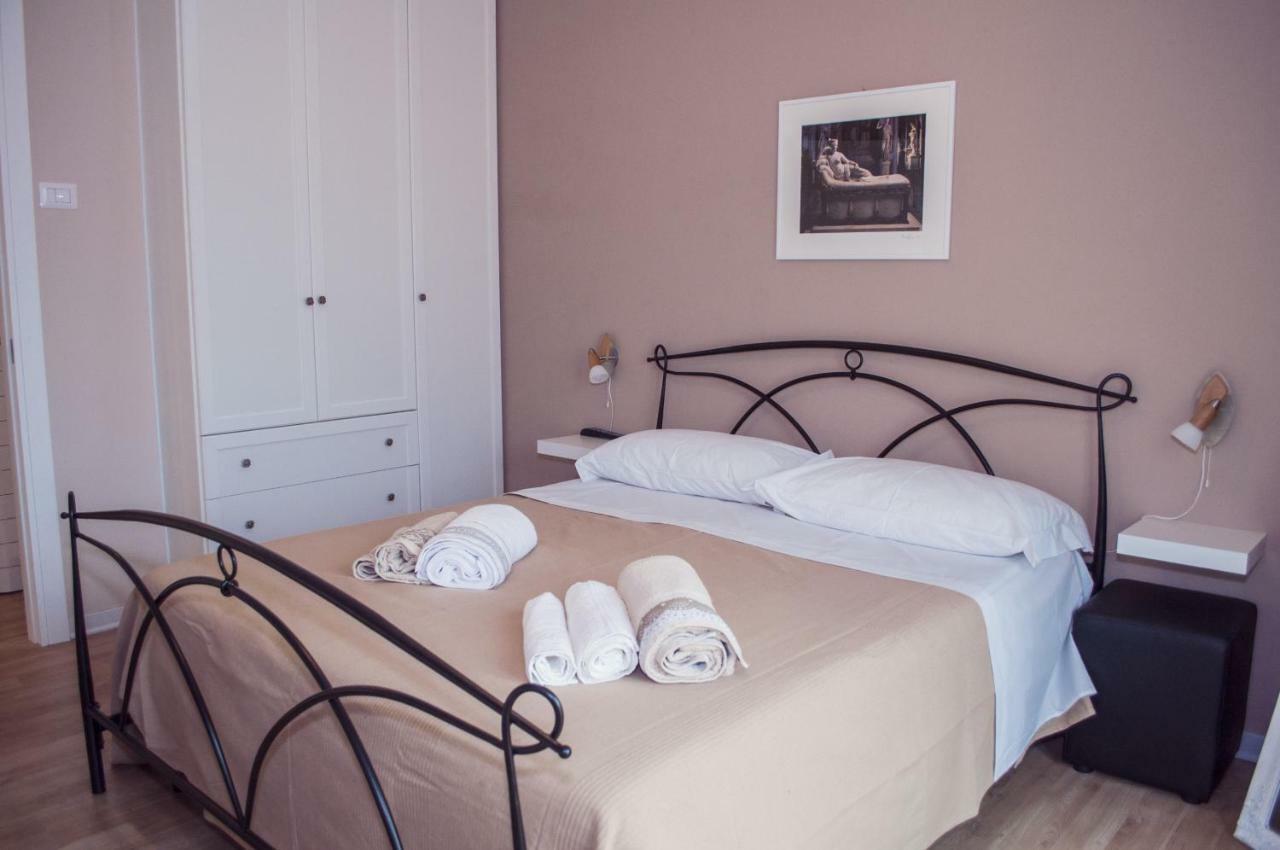 Tweepersoonskamer met Gedeelde Badkamer