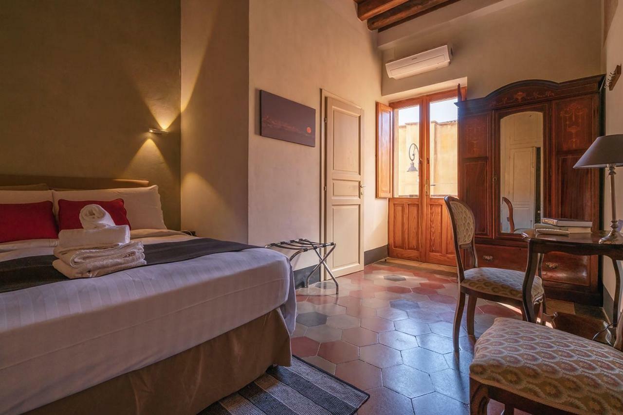 Double or Twin Room Private Bathroom