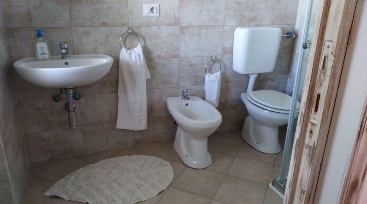 Camera Matrimoniale/Doppia con Letti Singoli con Bagno Privato